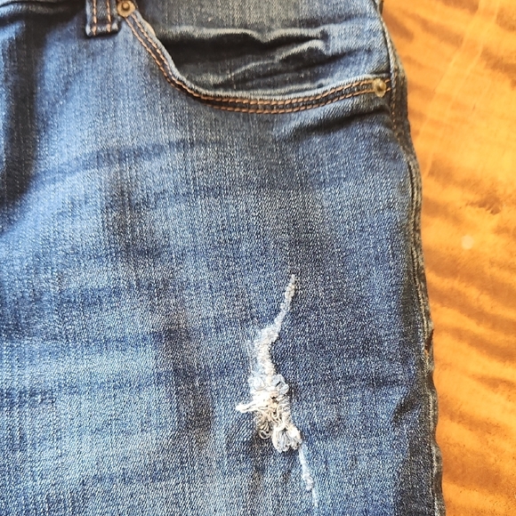 Kensie Jeans Distressed Blue Jean Shorts - Picture 7 of 9